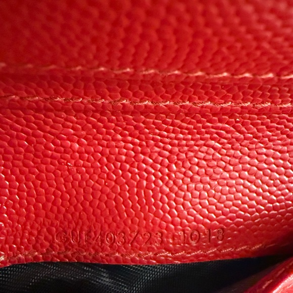 YSL Grain De Poudre Matelasse Chevron zip Wallet - Picture 8 of 8